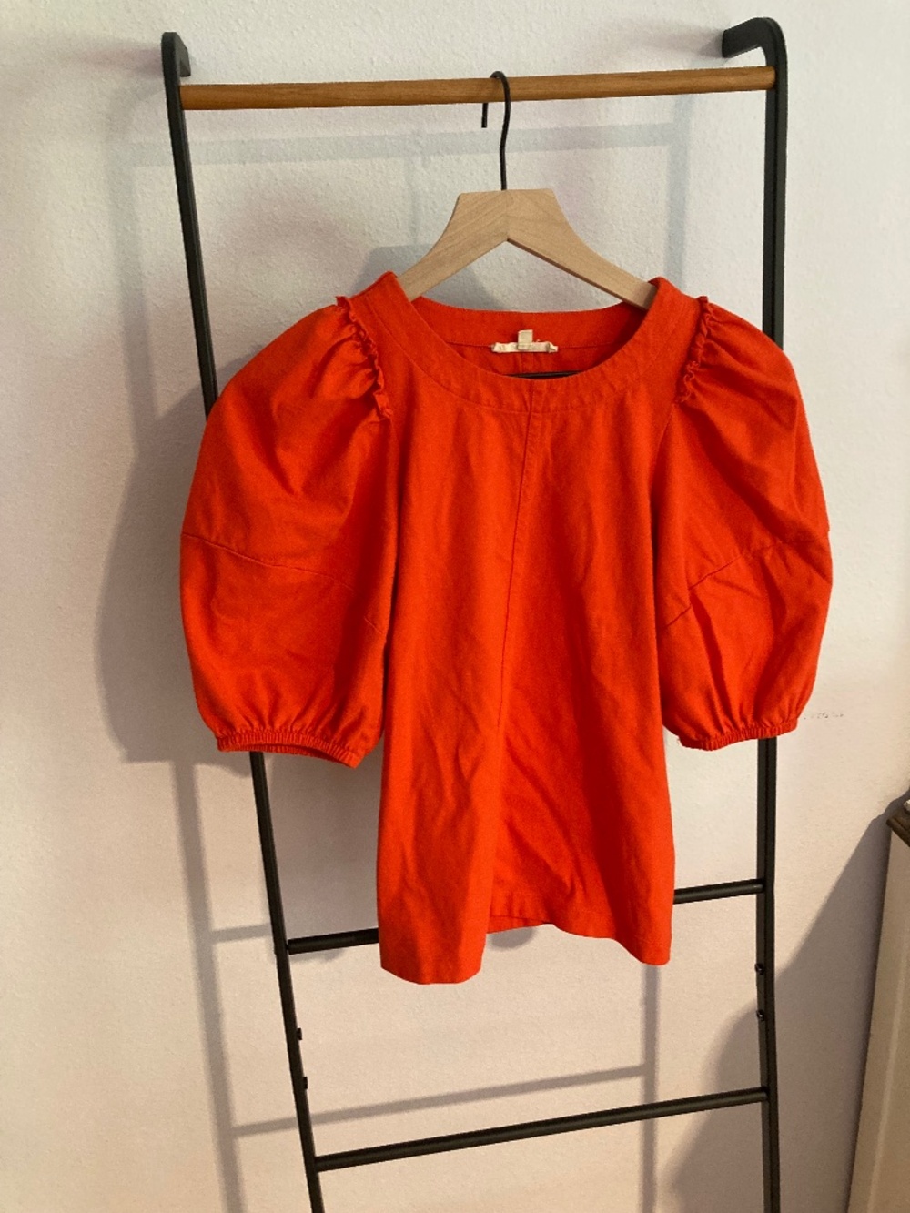 Madewell puff sleeve fire red top